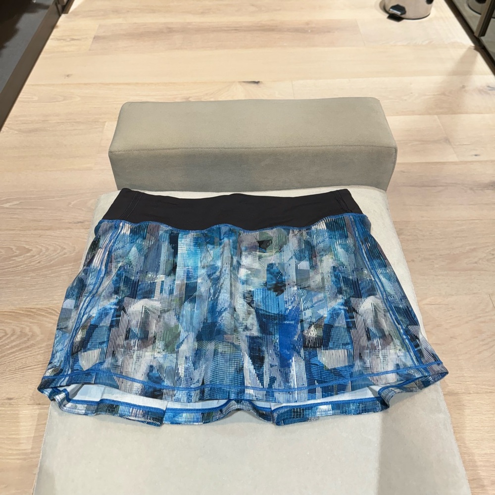 Lululemon blue printed tennis / running skirt / skort size 6